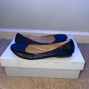 WORN BLACK MOSSIMO FLATS